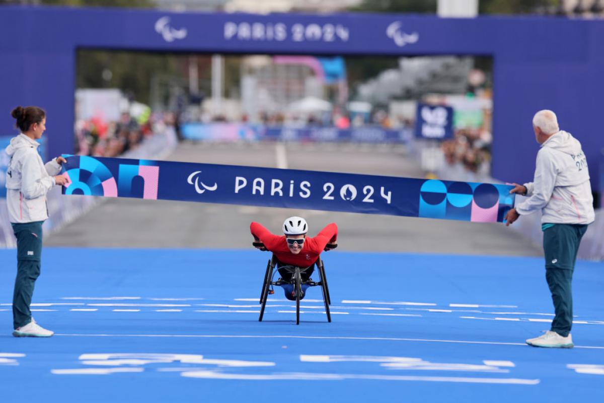 Catherine Debrunner's final day win brought her medal haul to five golds and one silver at Paris 2024 ⒸAndy Lyons/Getty Images